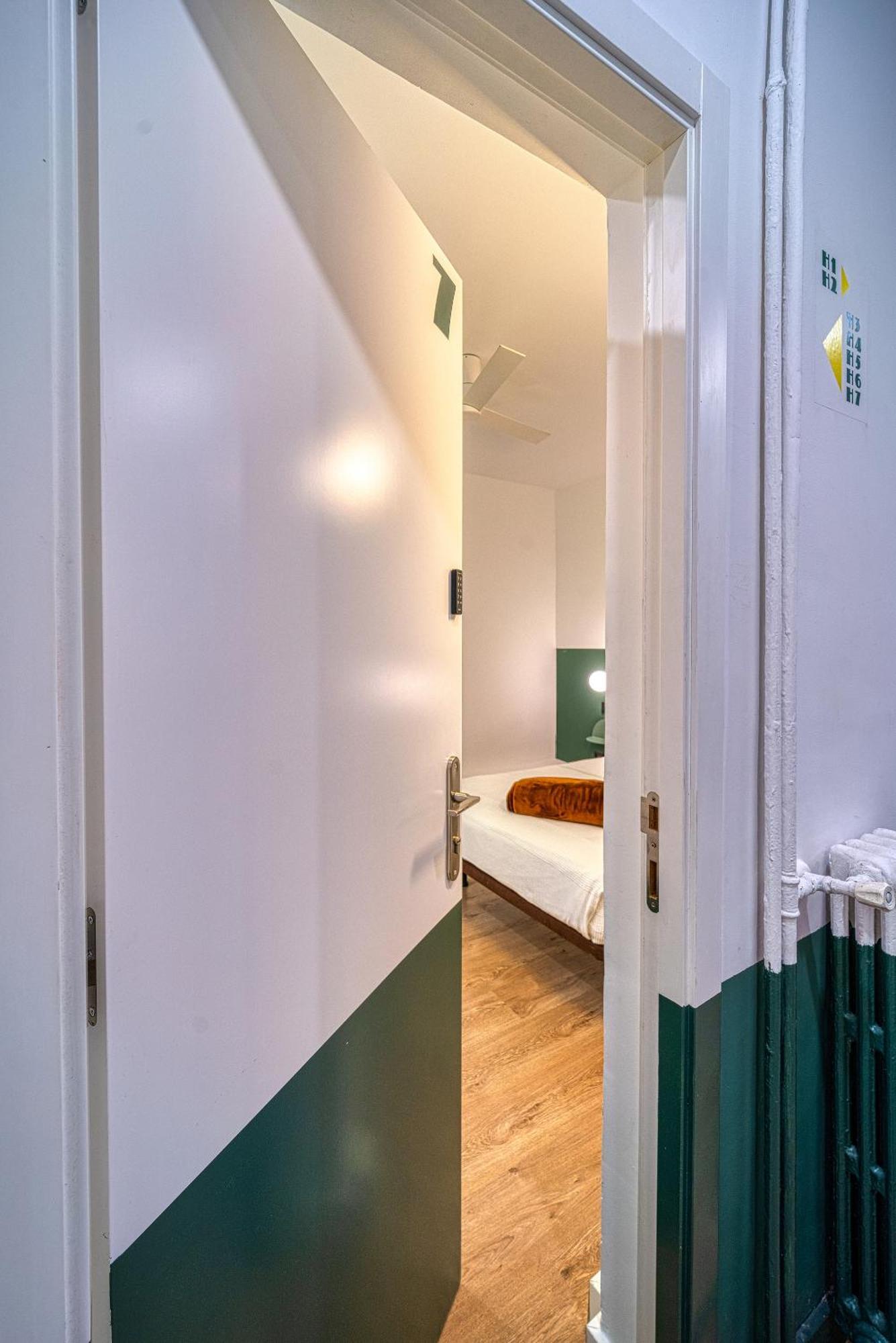 Angelitomad Hotel Мадрид Екстериор снимка
