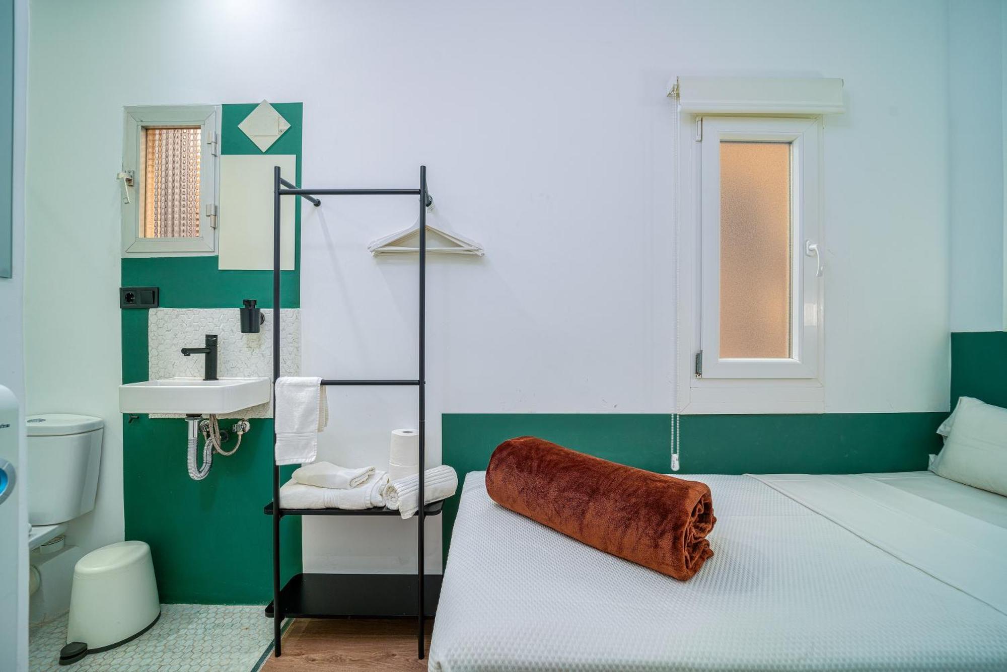 Angelitomad Hotel Мадрид Екстериор снимка