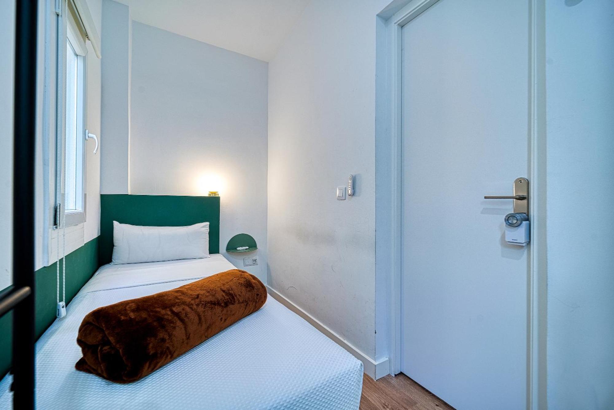 Angelitomad Hotel Мадрид Екстериор снимка