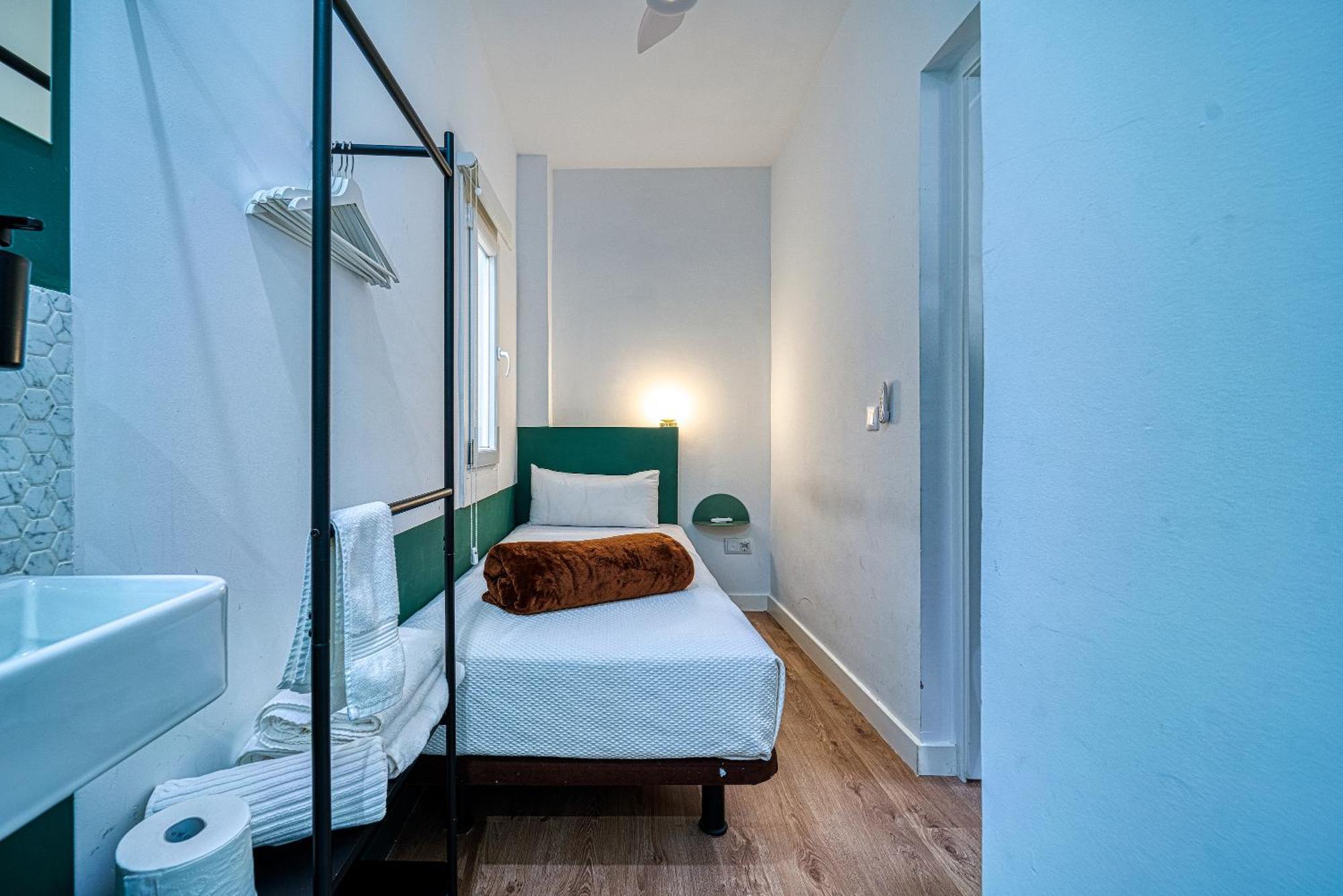 Angelitomad Hotel Мадрид Екстериор снимка