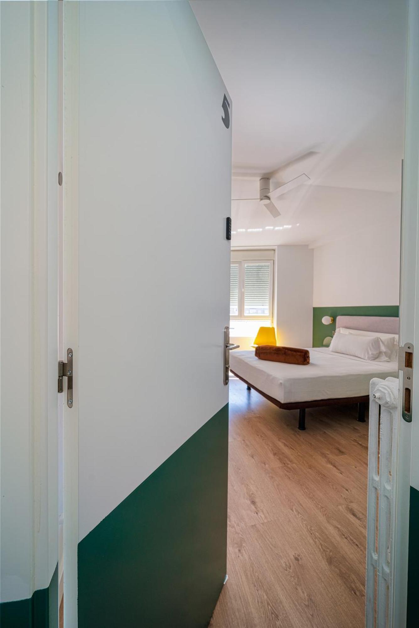 Angelitomad Hotel Мадрид Екстериор снимка