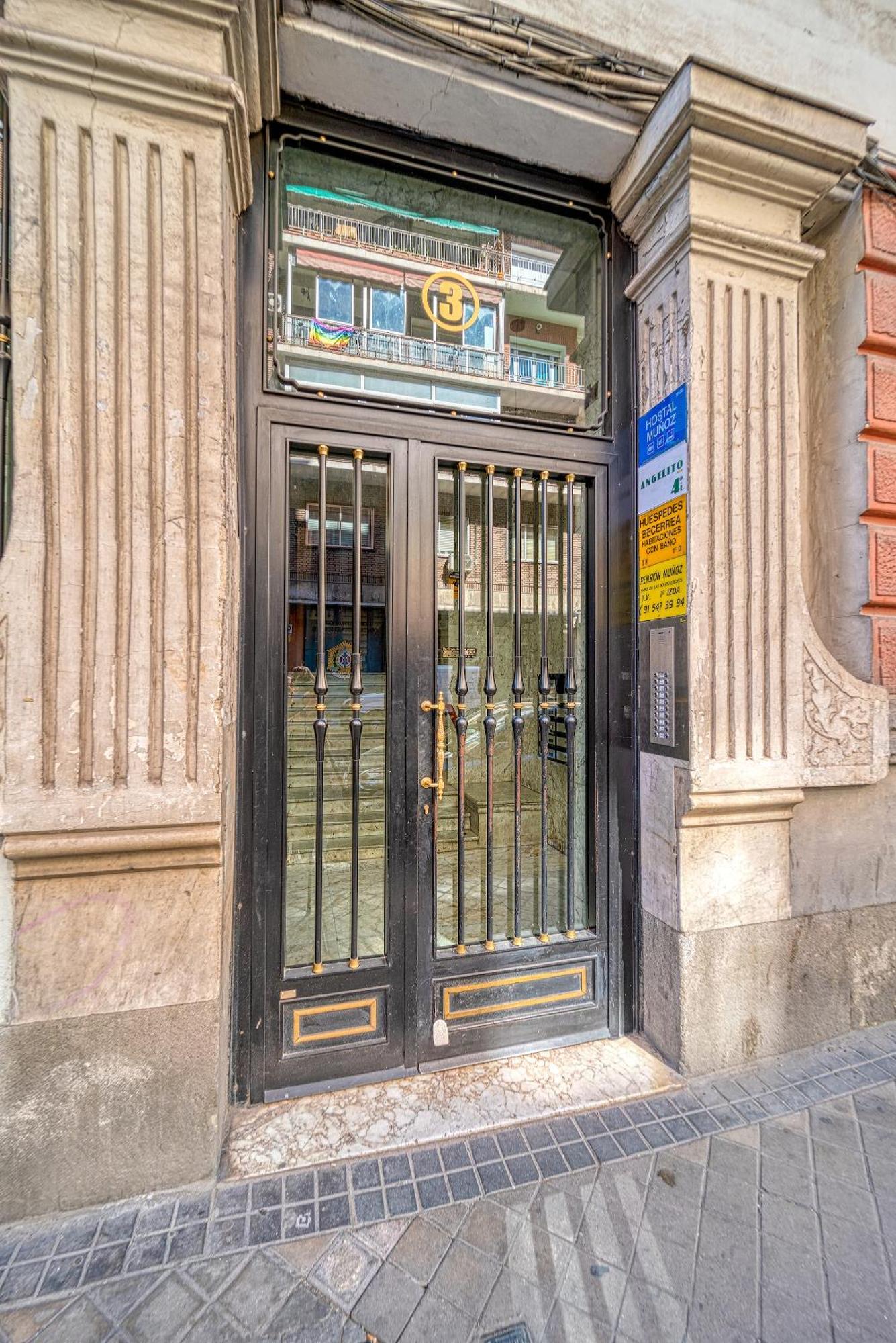 Angelitomad Hotel Мадрид Екстериор снимка