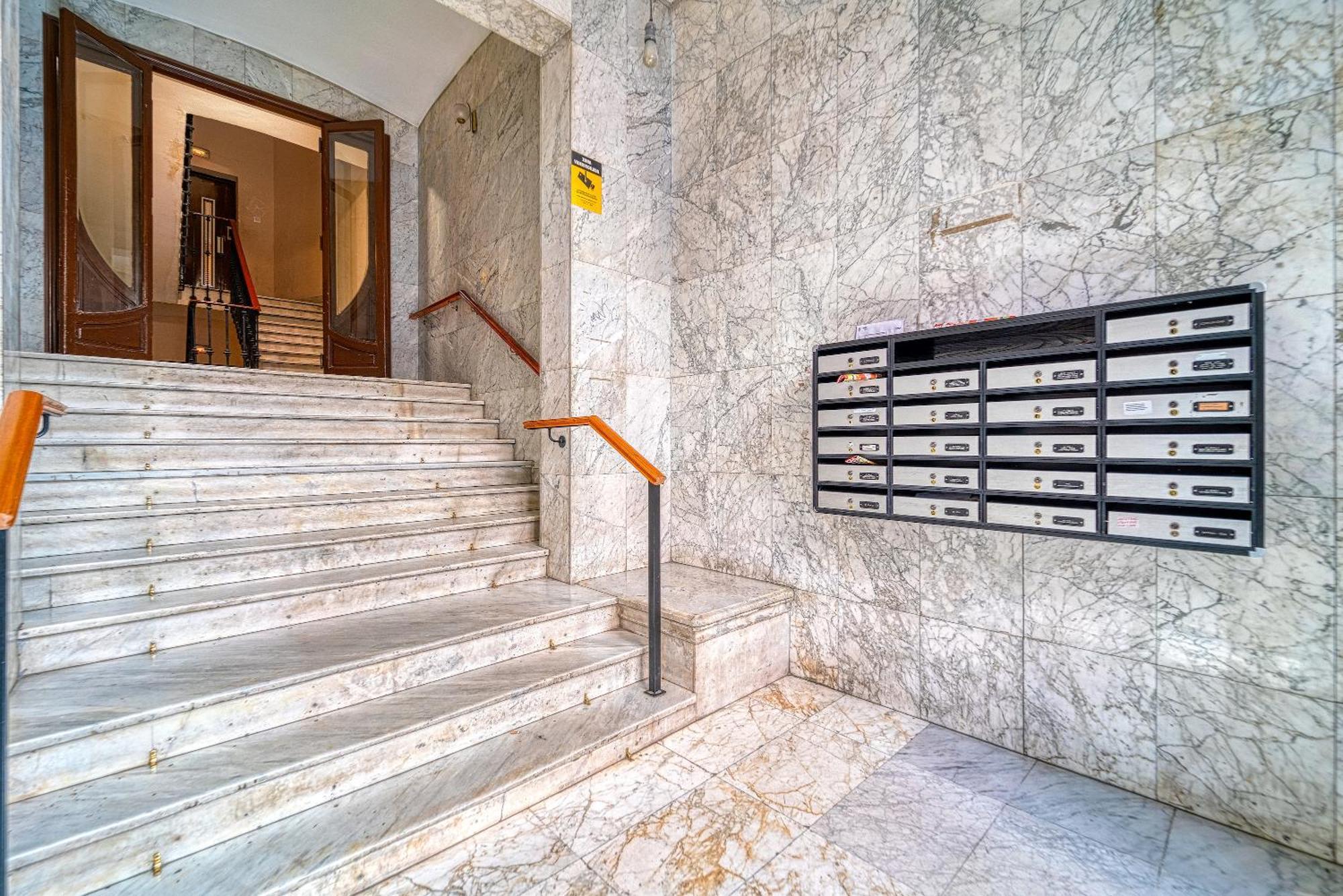 Angelitomad Hotel Мадрид Екстериор снимка