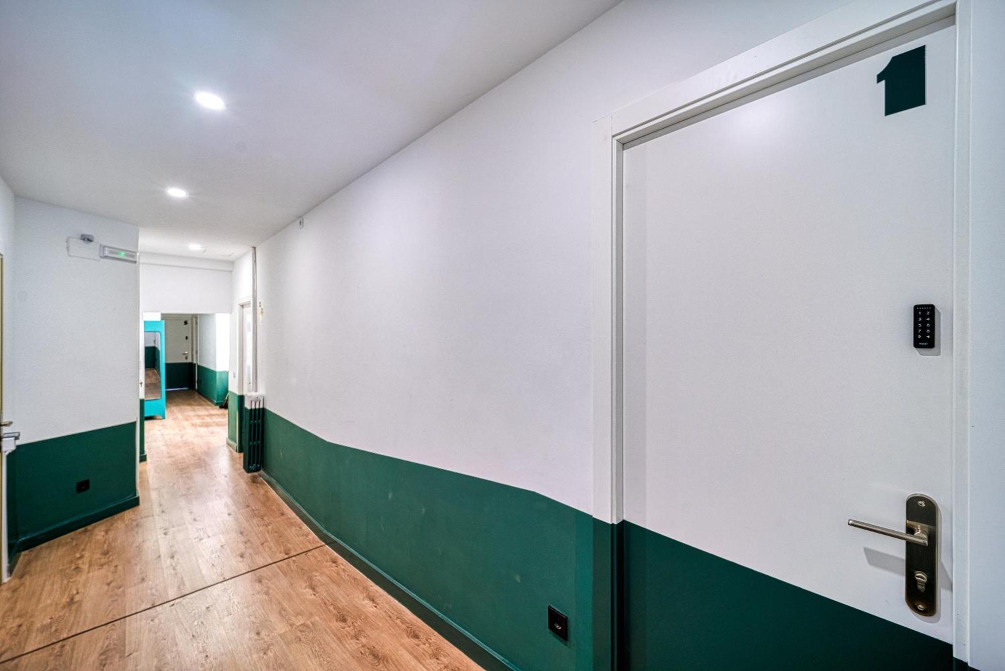Angelitomad Hotel Мадрид Екстериор снимка